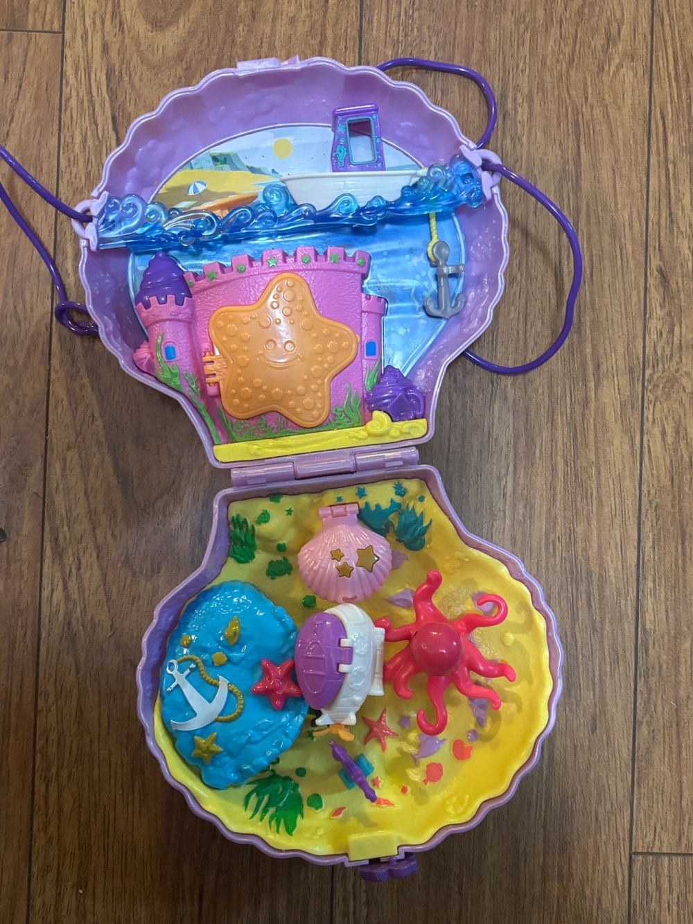 Purple Seashell Playset Carry Case with Yellow & Pink Interior